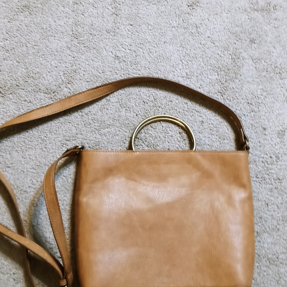 Universal thread tan purse